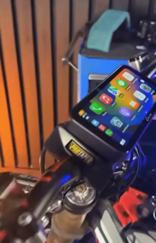 Dash Panel with CarPlay / AndroidAuto - Image 2