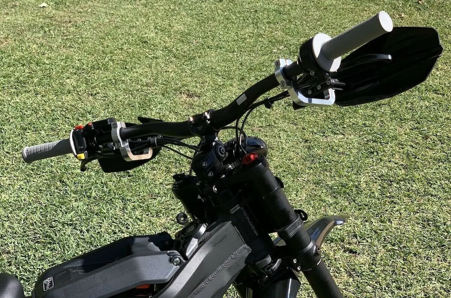 SurRonshop Handlebar Lift Mount / Riser - Image 2