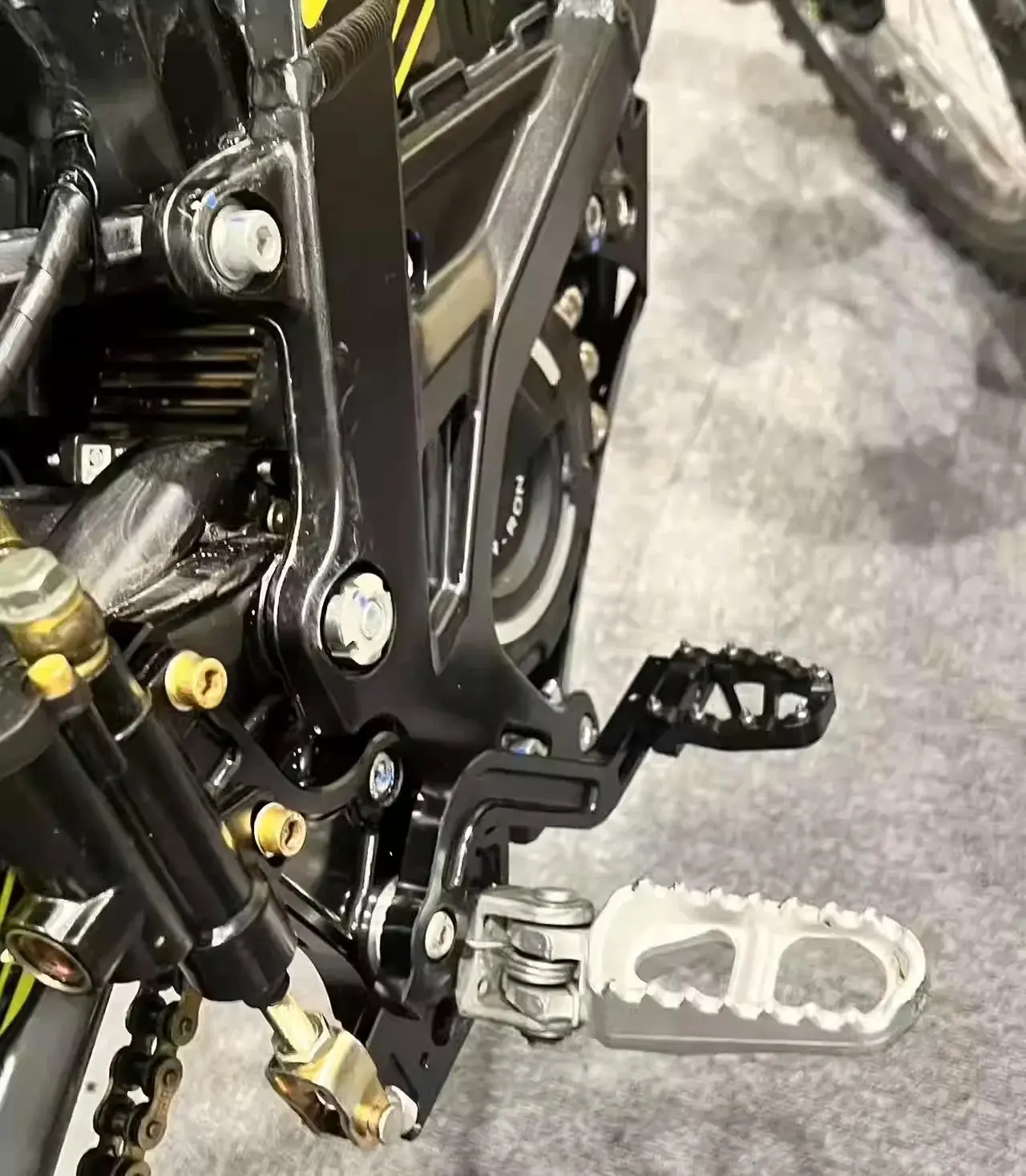SurRonshop Foot Brake Full Kit - Image 13