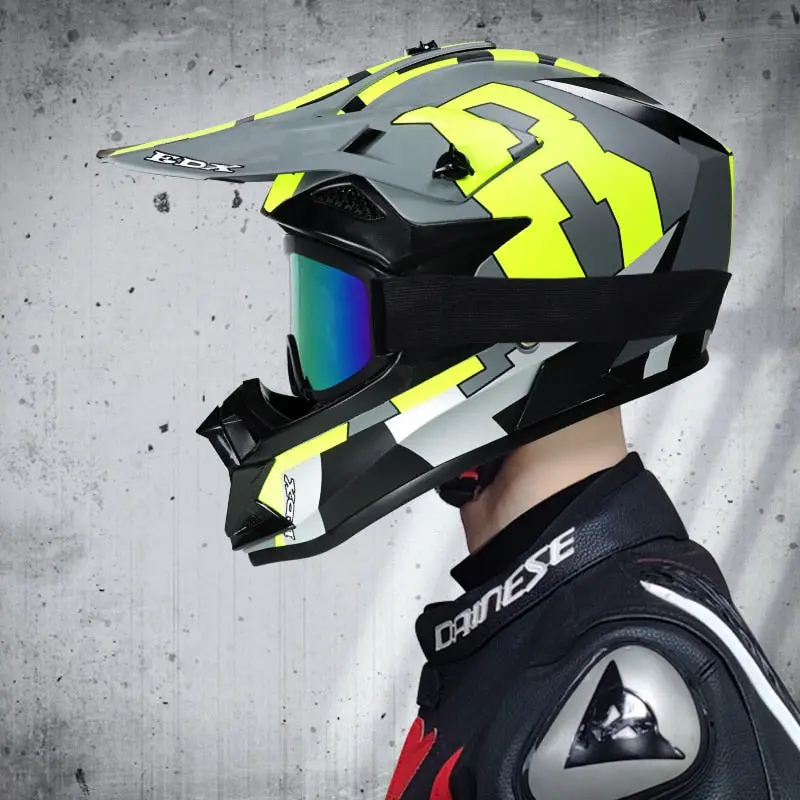 SurRonshop Motocross Helmet - Image 17