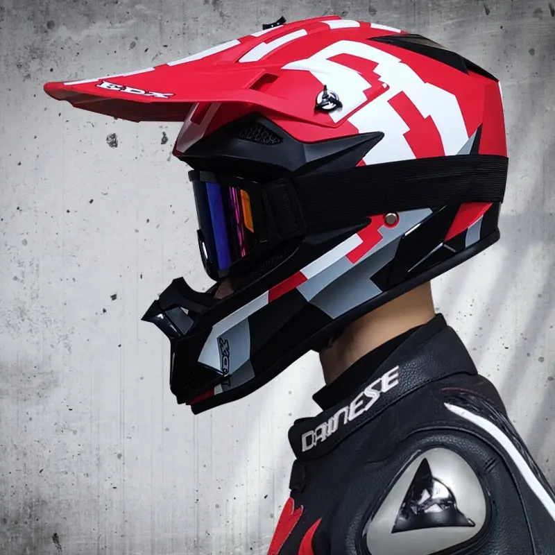 SurRonshop Motocross Helmet - Image 24