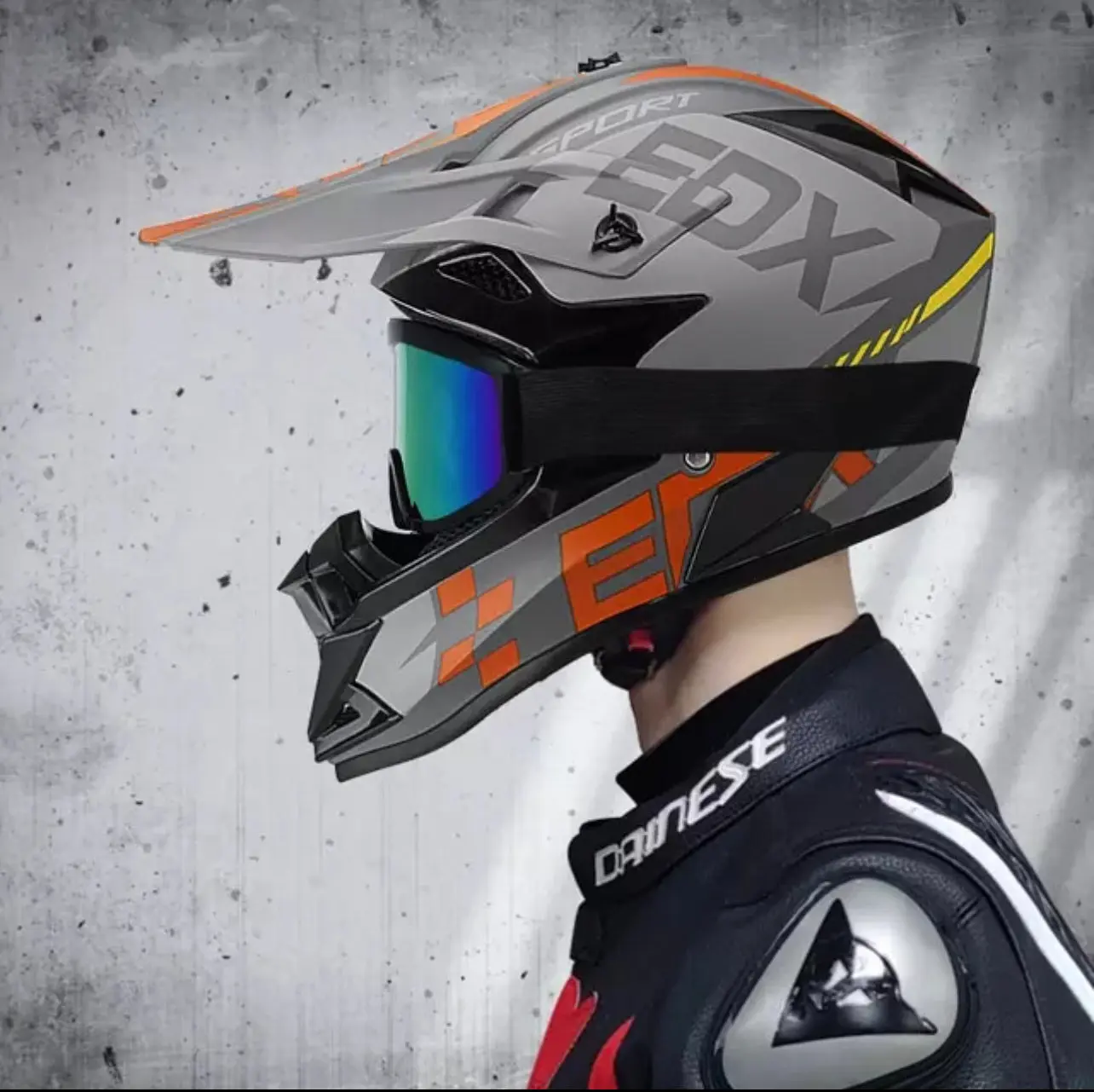SurRonshop Motocross Helmet - Image 28