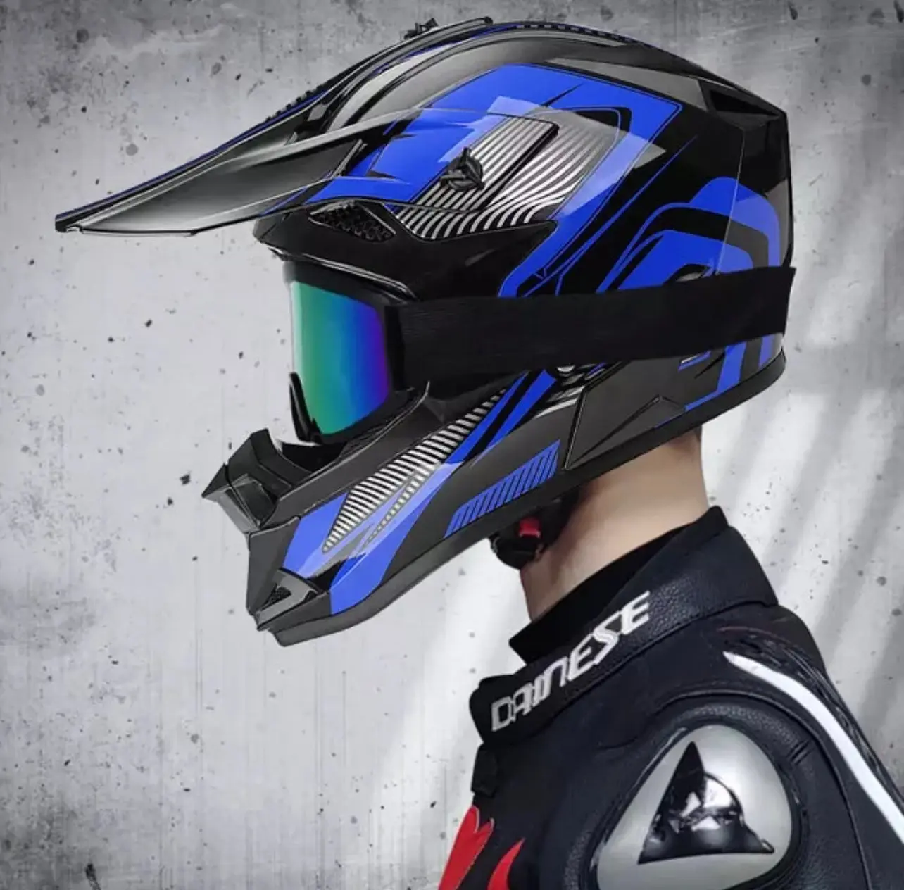 SurRonshop Motocross Helmet - Image 29