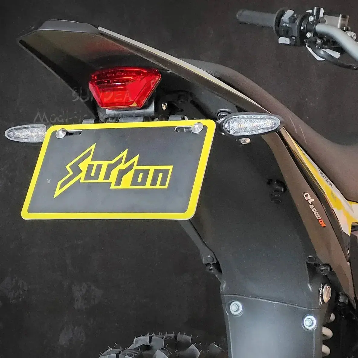 Ultra Bee License Plate Bracket - Image 3