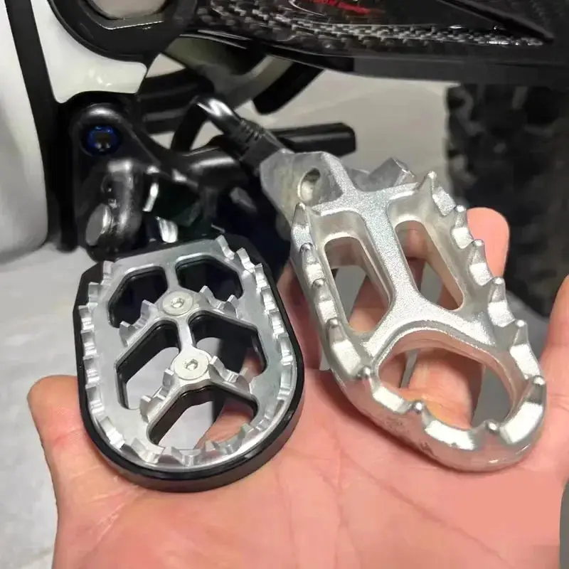 Ultra Bee Reinforced Foot Pegs - Image 3