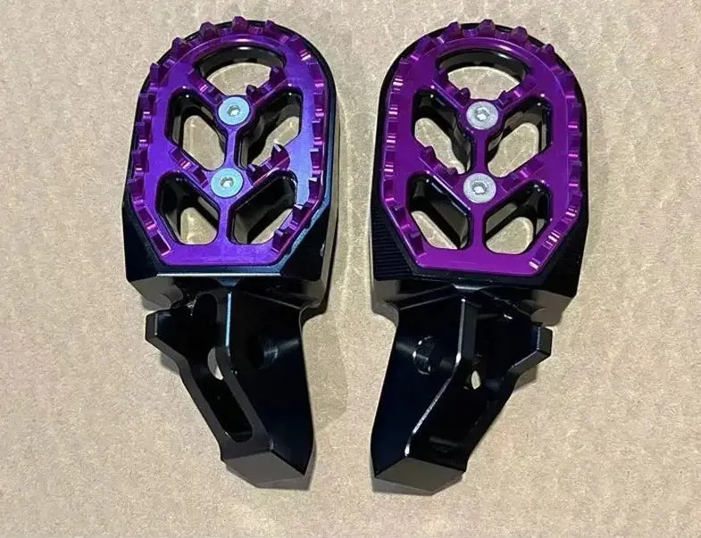 Ultra Bee Reinforced Foot Pegs - Image 6