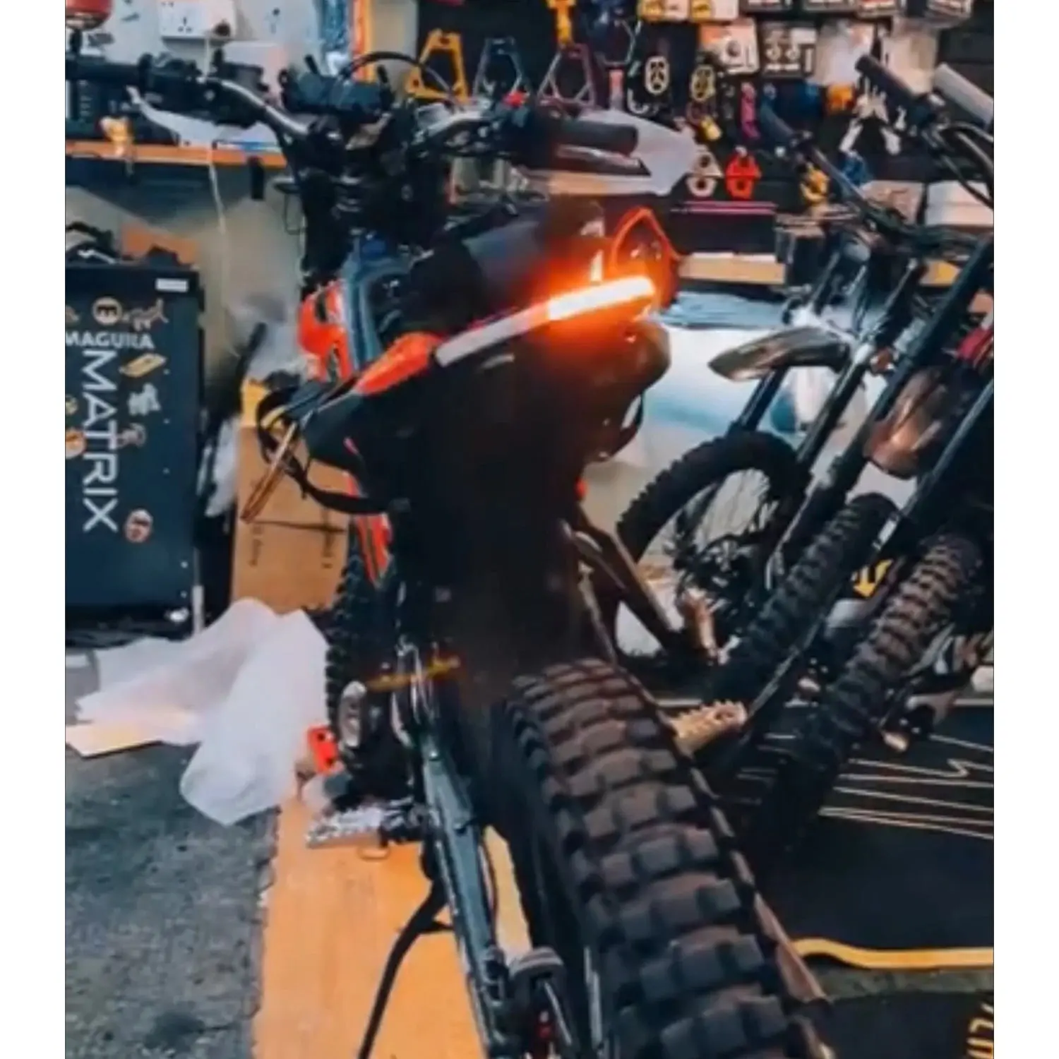 Ultra Bee Tail Light - Image 4